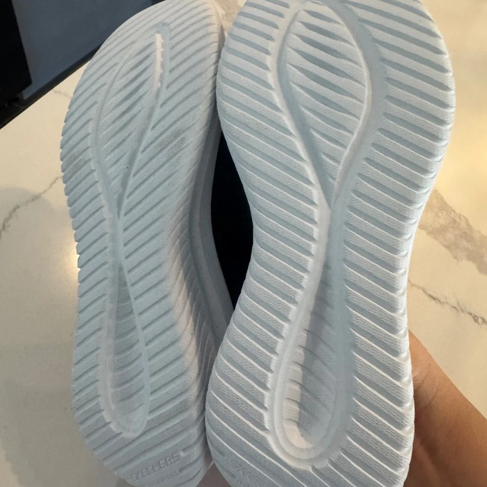 Sketchers Slip-ins with Air-Cooled Memory Foam - Picture 2 of 3